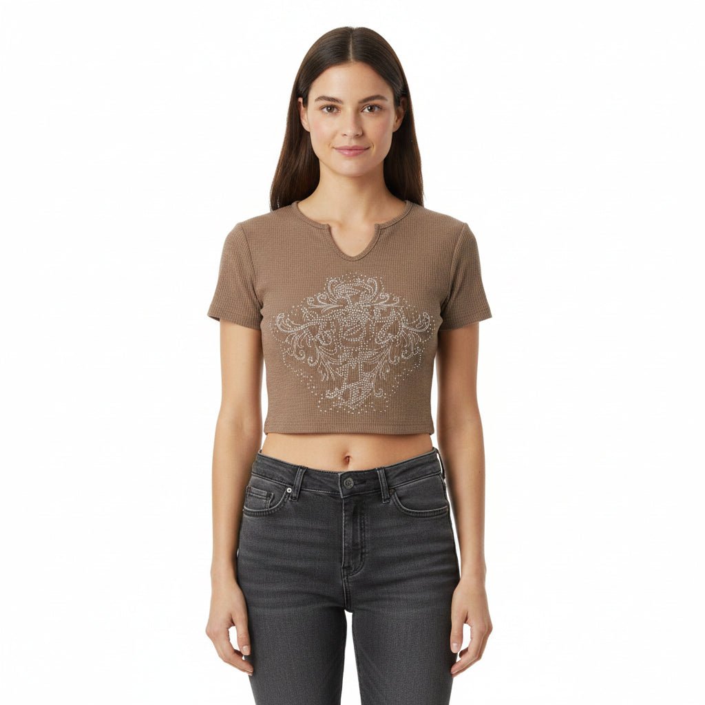 Women’s Cropped T-Shirt – Trendy American Vintage Style